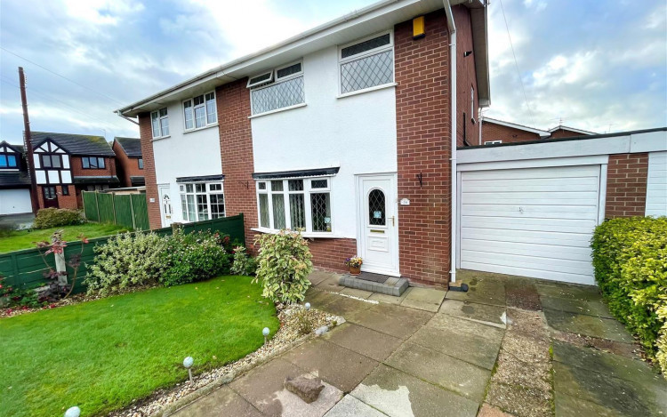 Spacious home for sale in Sandbach 