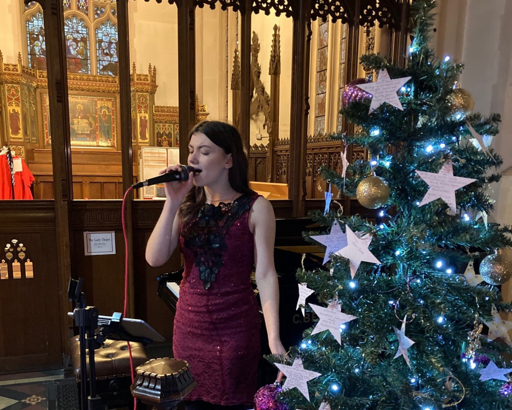 Roma Mantiega-Nicholson singing for Light up a Life (Picture: St Elizabeth Hospice)
