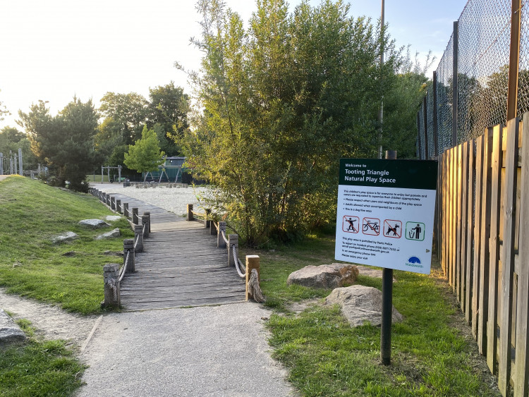 Tooting Triangle, Tooting Bec Common, Wandsworth. Credit: LDRS