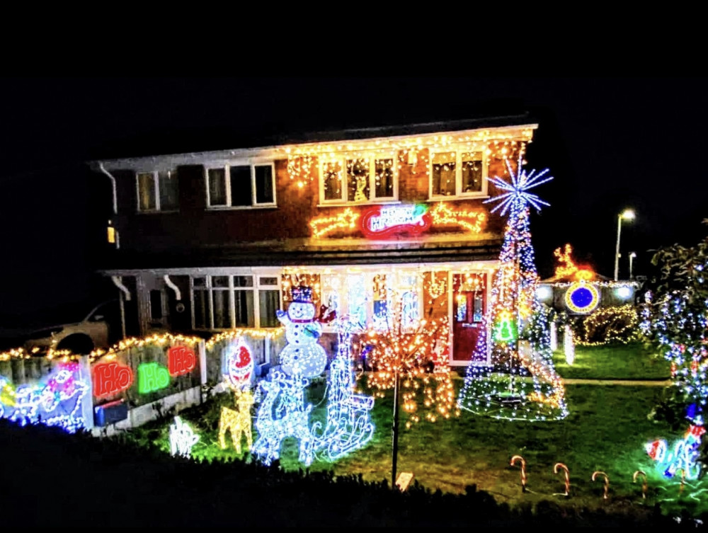 Hitchin Nub News Christmas Lights Competition 2022 - vote for your favourite. CREDIT: Crewe Nub News
