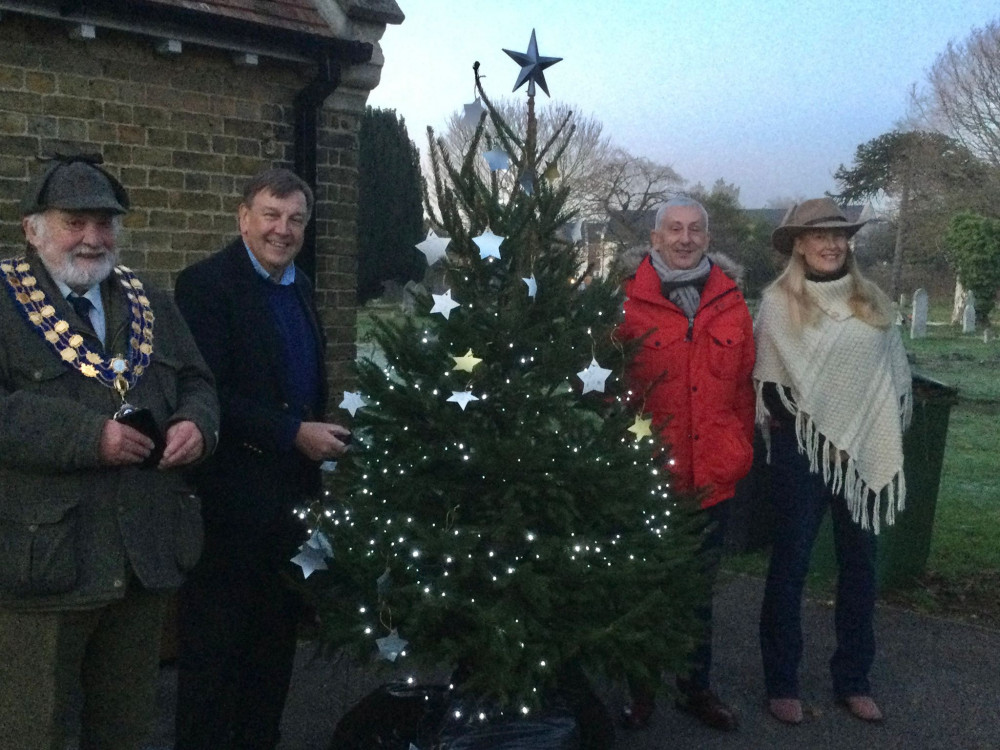 Commons Speaker Sir Lindsay Hoyle joined Councillor Robert Boyce, Sir John Whittingdale and Councillor Sue White at Heybridge Cemetery.