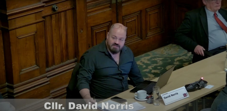 Cllr David Norris has resigned the Tory whip at Warwick District Council (Image via WDC YouTube)