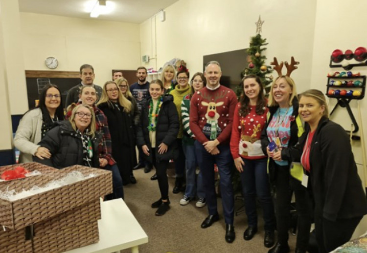 	 Housing contractors Mears, Wates Living Space, Axis, Kensa Contracting, and consultants Pellings and Potter Raper teamed up with Thurrock Council to deliver festive hampers to vulnerable residents.