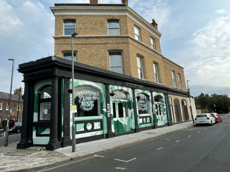 Battersea pub Queens Arms