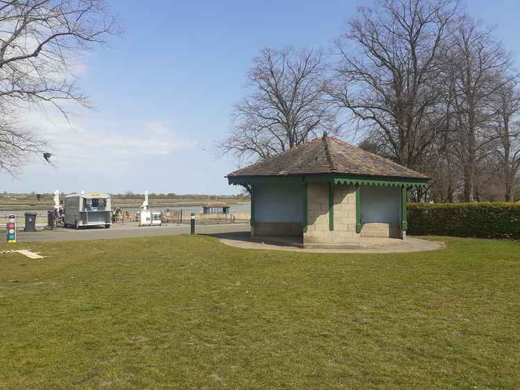 The shelter and Mrs Salisbury's van nearby