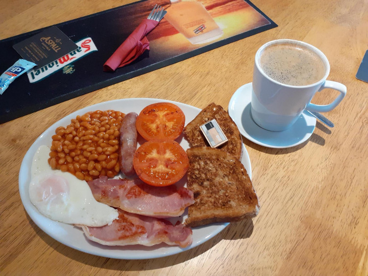 Full English at the Shipwreck