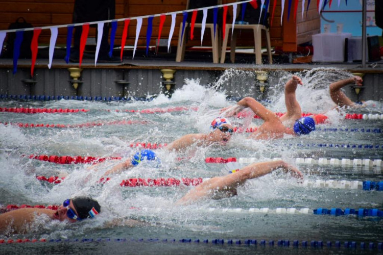 Neil Curtis, who owns Net Visibility, finished third in the 55-59 year old age group for 100 metres (image supplied)