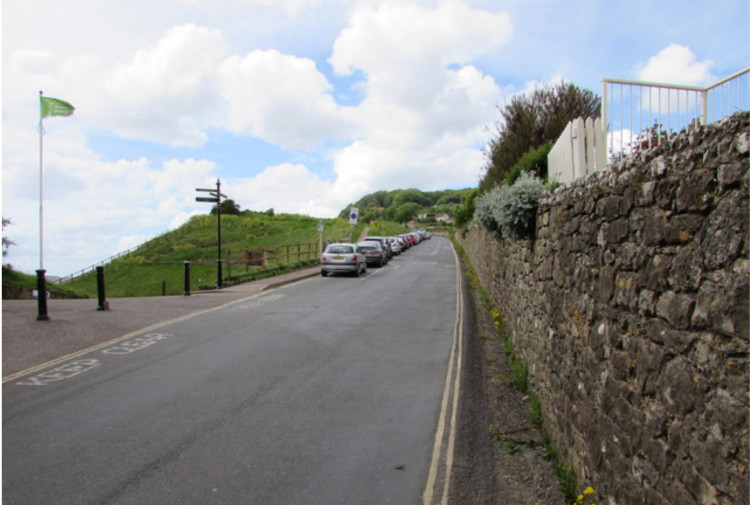 Peak Hill Road, Sidmouth (cc-by-sa/2.0 - © Jaggery - geograph.org.uk/p/5779606)