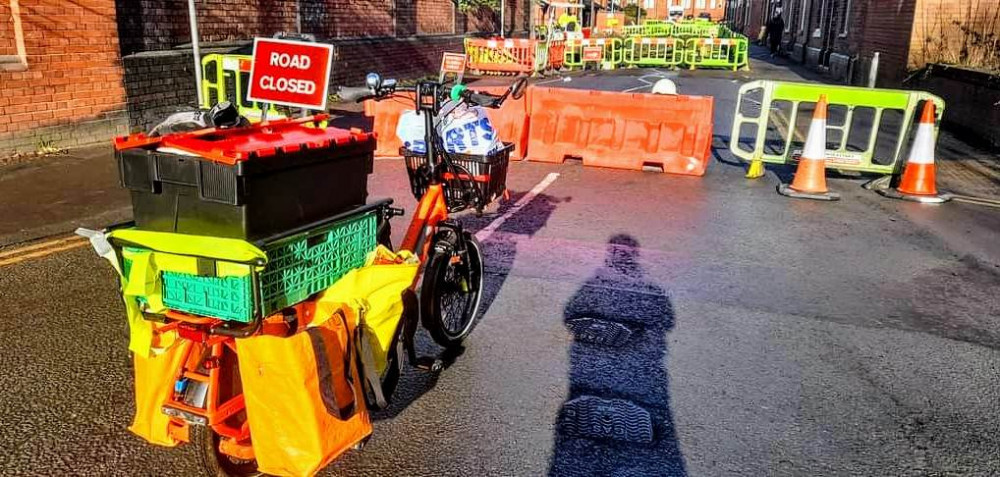 Ben Wye delivered a record-breaking food donation load to the town's food bank - via his bicycle on Friday 27 January (Nub News).