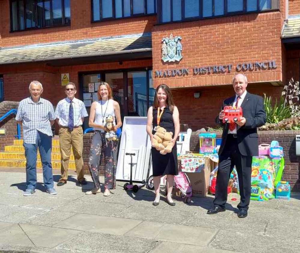 Pictured (L-R): Graham Cornell ( Lodge Almoner), Bob Hendrie ( Lodge Secretary), Michele Lock & Allison Janes (Maldon Homestart Co-ordinators) and Bruce Heubner ( Lodge Web-Master)