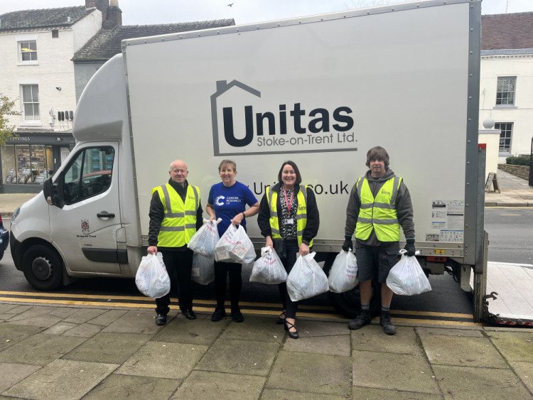 Unitas' donation bag collection in aid of Cancer Research 2022 (Unitas).