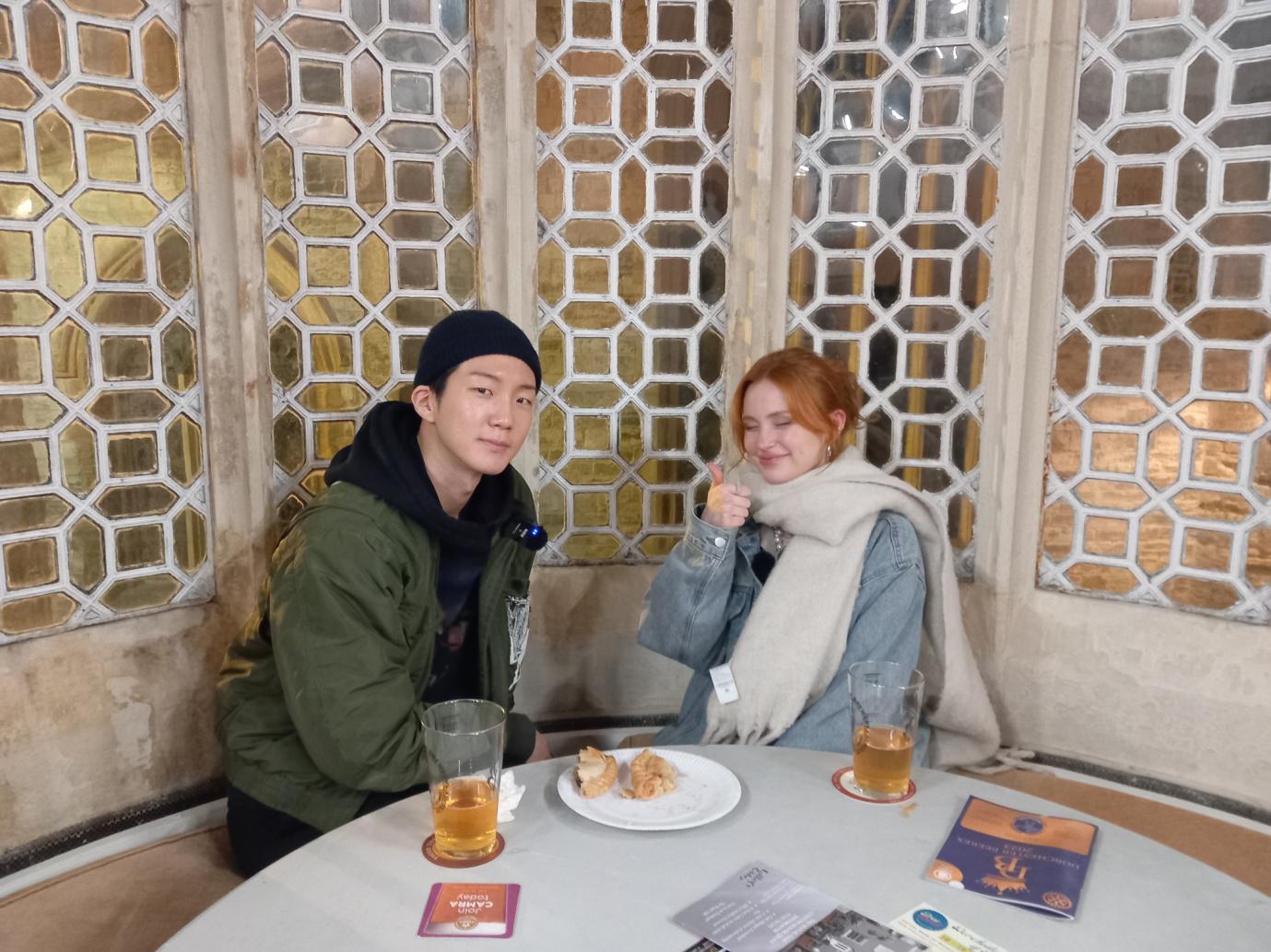 Korean star Lee Seung Hoon and Youtuber Emily enjoy Cerne Abbas Ale and a pasty (photo credit: Rich Gabe)