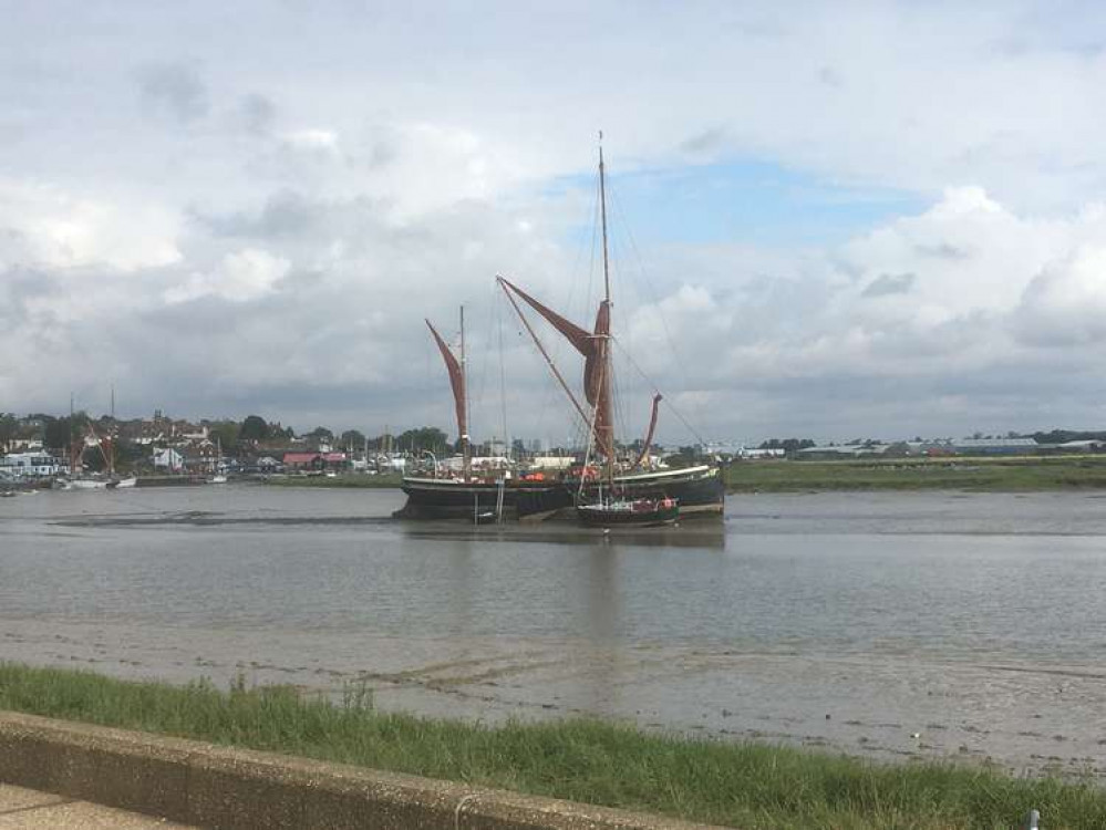 The barge became stranded for around nine hours on Sunday