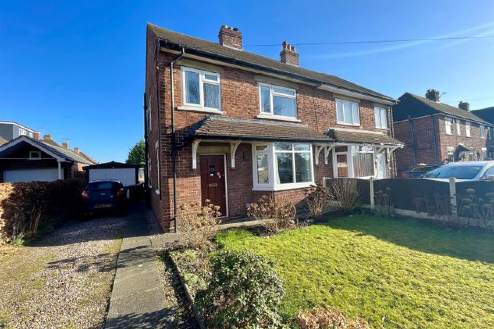 Beautiful three-bedroom property bursting with potential for sale in Holmes Chapel. Beautiful three-bedroom property bursting with potential for sale in Holmes Chapel.