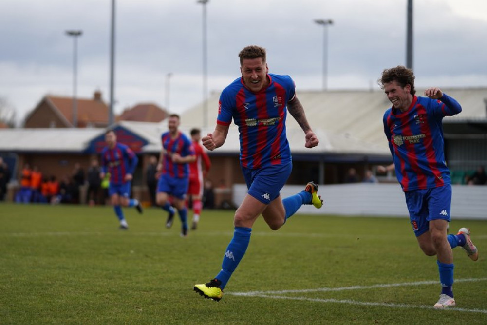 Maldon players celebrate Mike Finneran's goal. 