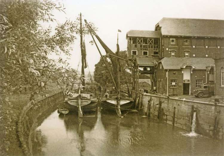 'Dawn' and 'Mirosa' at East Mills, Colchester (Mersea Museum/Ron Green)