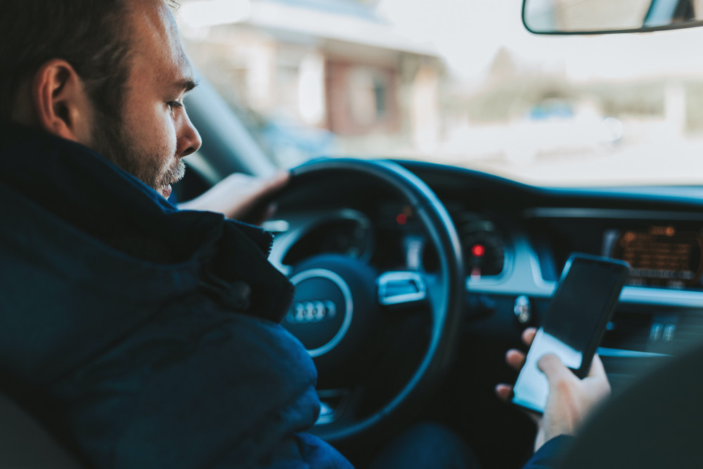 Police to carry out more checks on drivers using mobile phones in Hitchin. CREDIT: Unsplash