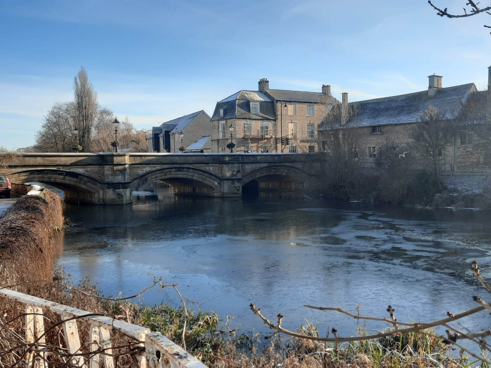 Ice on the River Welland, Stamford. Image credit: Nub News.