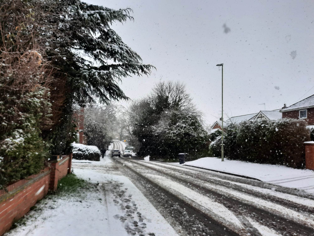 Ashwell Road, Oakham in the snow. Image credit: Nub News. 