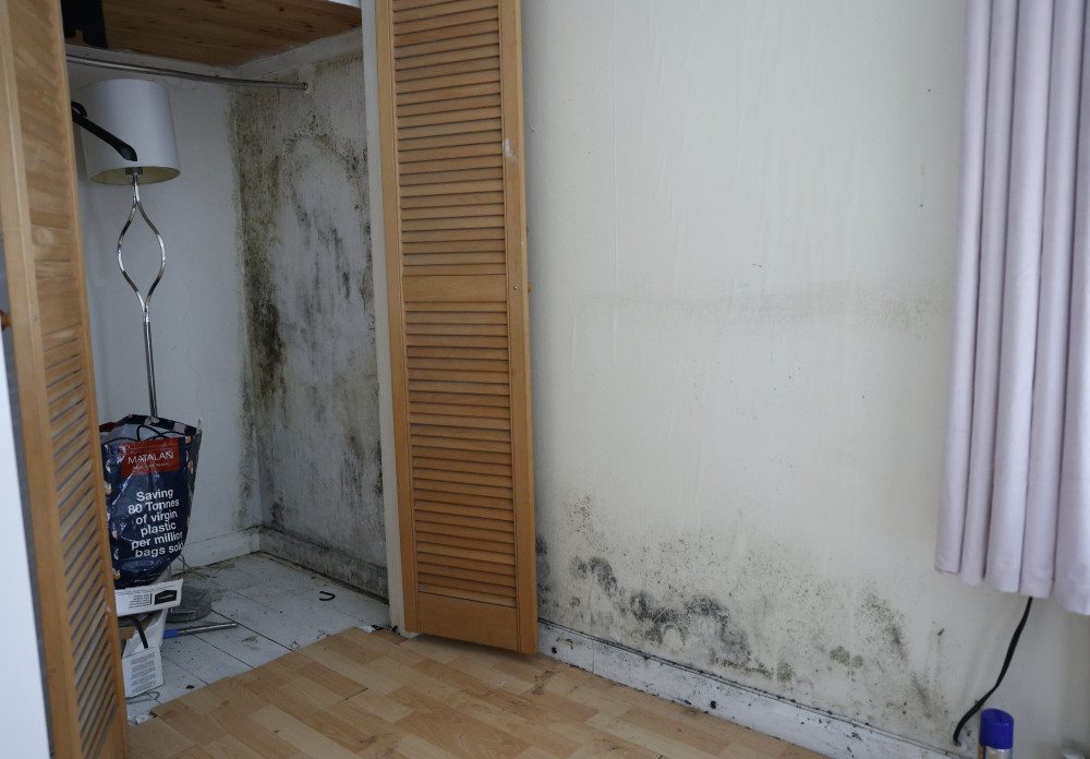 A pregnant mum-of-three desperate to be moved by Kingston Council said she is at her wits’ end due to “dangerous” mould in her home and claims she has been waiting months for it to be treated (Credit: Facundo Arrizabalaga)