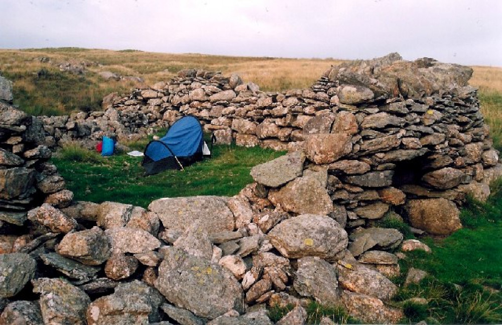 Sheepfold Camp (cc-by-sa/2.0 - © Charles Leventon - geograph.org.uk/p/81557)