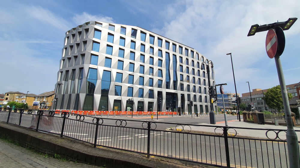 Hounslow House, the replacement building for the Hounslow Civic Centre, on Bath Road, Hounslow. Photo: Xander11012.