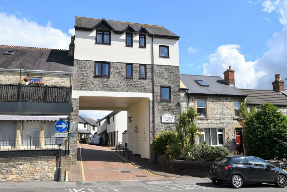 Two bedroomed apartment in Stanley Court 