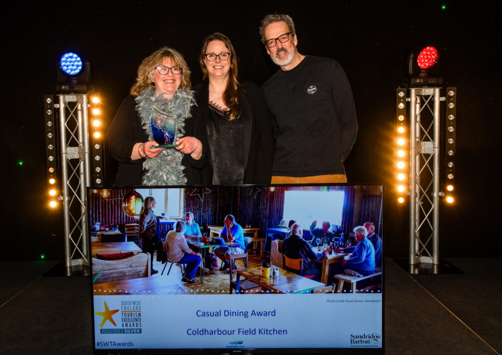 Coldharbour Field Kitchen co-owners Andrea Broadhurst (L) and Beth Ashfield (R) with Duncan Schwab (From Sandridge Barton, sponsor of the Casual Dining Category) (Credit: CHFK)