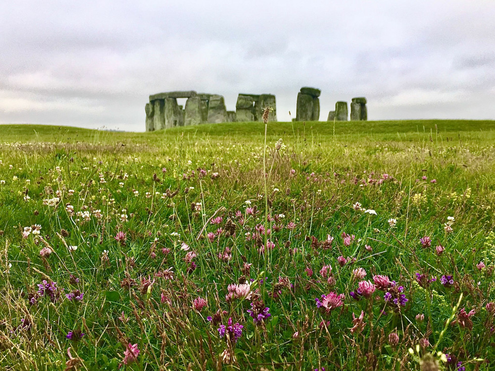 And Stonehenge : Photo English Heritage