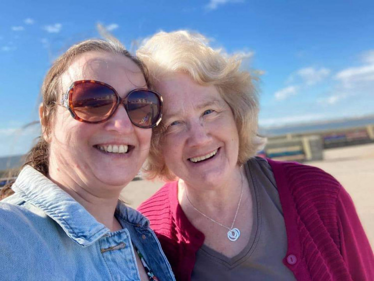 Winner, Ruth Chester (left) with her mother, Margaret Thomson (Nub News).