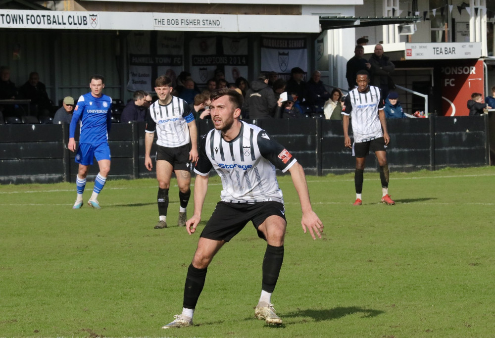 Four goals in the space of ten minutes sees Hanwell defeated. Photo: Hanwell Town.