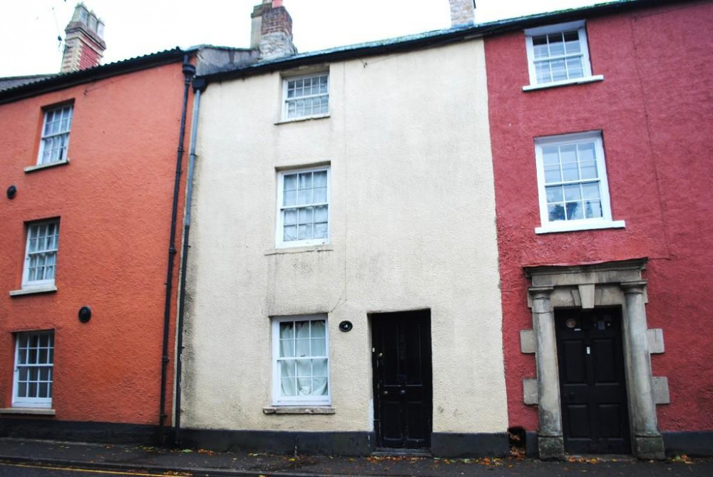Property of the week: 2 bedroomed townhouse in Shepton for just £125,000