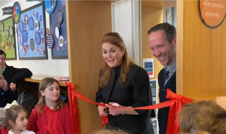 The Duchess of York and daughter Beatrice have wowed youngsters and literature fans on a visit to Barnes. Credit: Lowther Primary School.