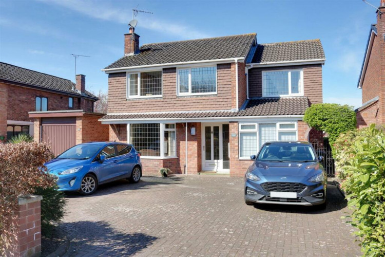 Beautiful home for sale in Bedford Grove, Alsager.   