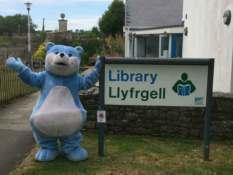 Cowbridge Library are running an angel trail for residents to follow this Christmas