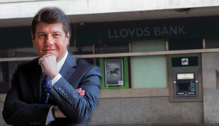 Stephen Metcalfe has met with Lloyds over its Corringham branch.