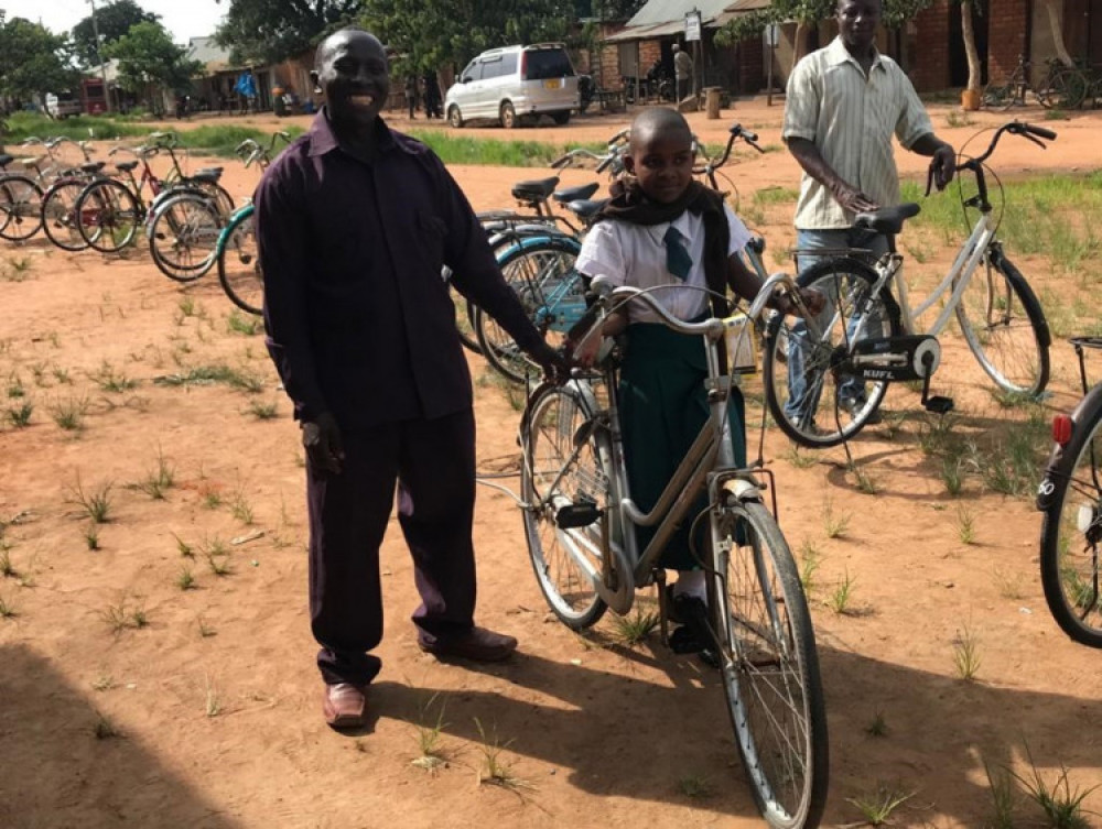 Kenilworth-Uyogo Friendship Link has helped provide bicycles for schoolchildren in rural Tanzania (image supplied)