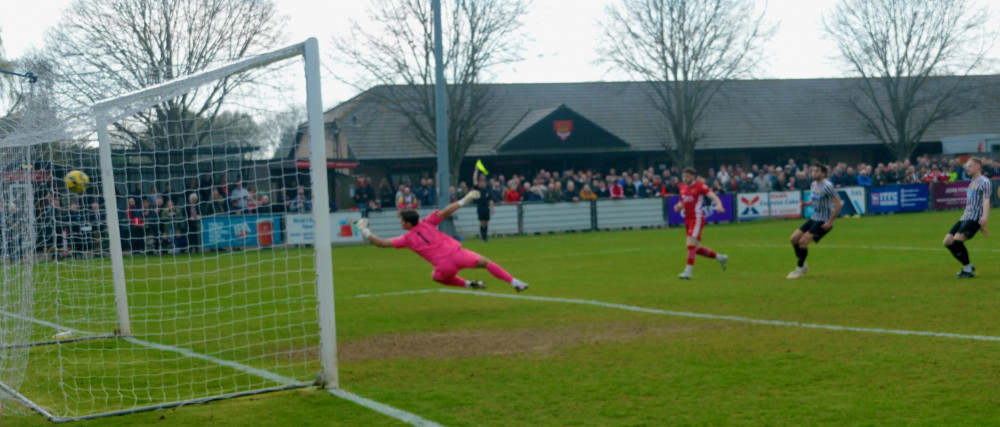 Close call as Seasiders' goal disallowed (Picture: Nub News)