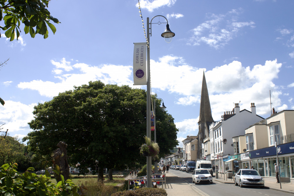 Platinum jubilee decorations on The Strand, Dawlish (Nub News/ Will Goddard)