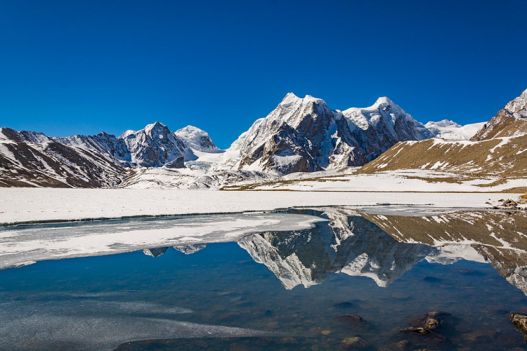 She'll scale the Indian part of the Himalayas this winter. (Image from Wikimedia Commons - CC 4.0 Unchanged bit.ly/3oMSUnu Yoghya)