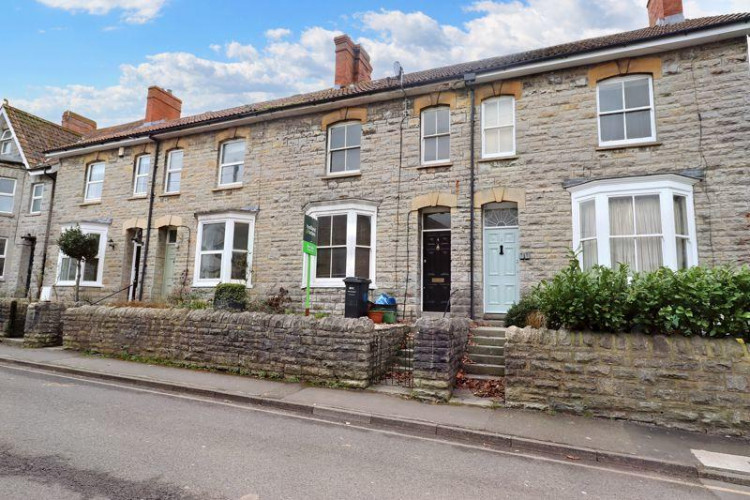  Property of the Week: Charming 4-Bedroom Victorian Family Home in Street for £280,000