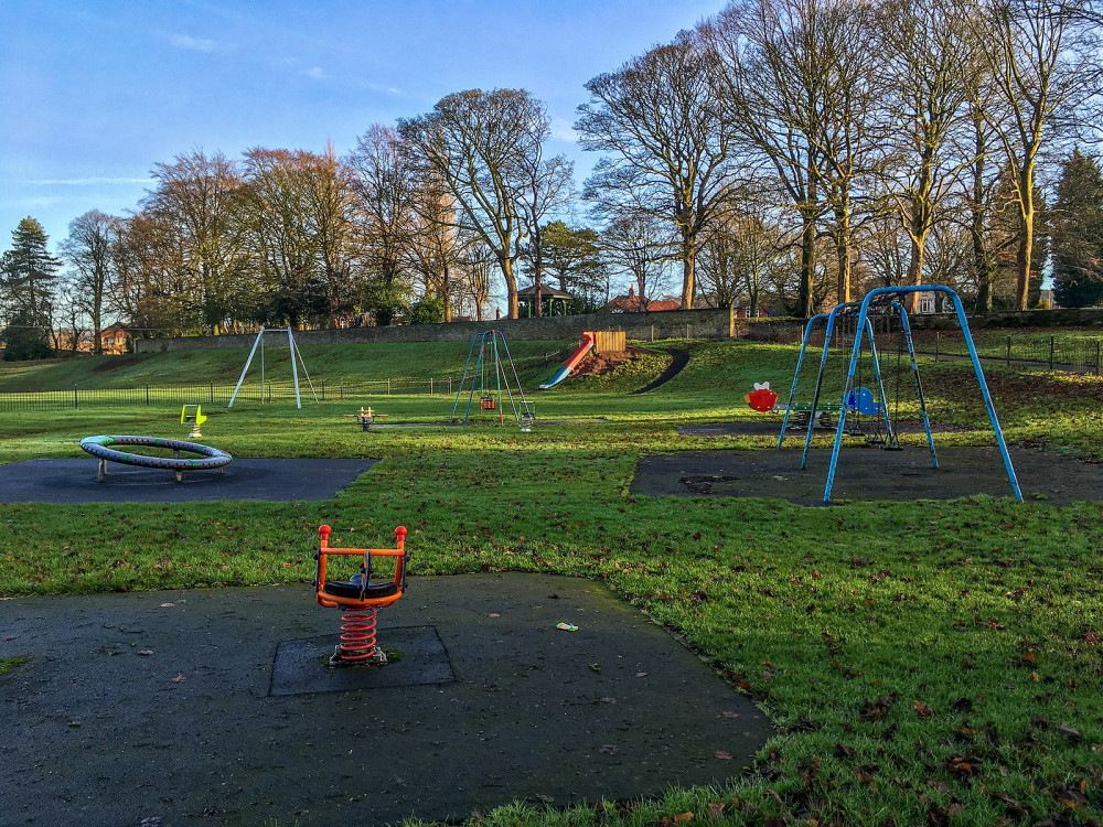 Victoria Park in Macclesfield. Image CC 4.0 Unchanged bit.ly/3LNoACr Photograph by Mike Peel (www.mikepeel.net).