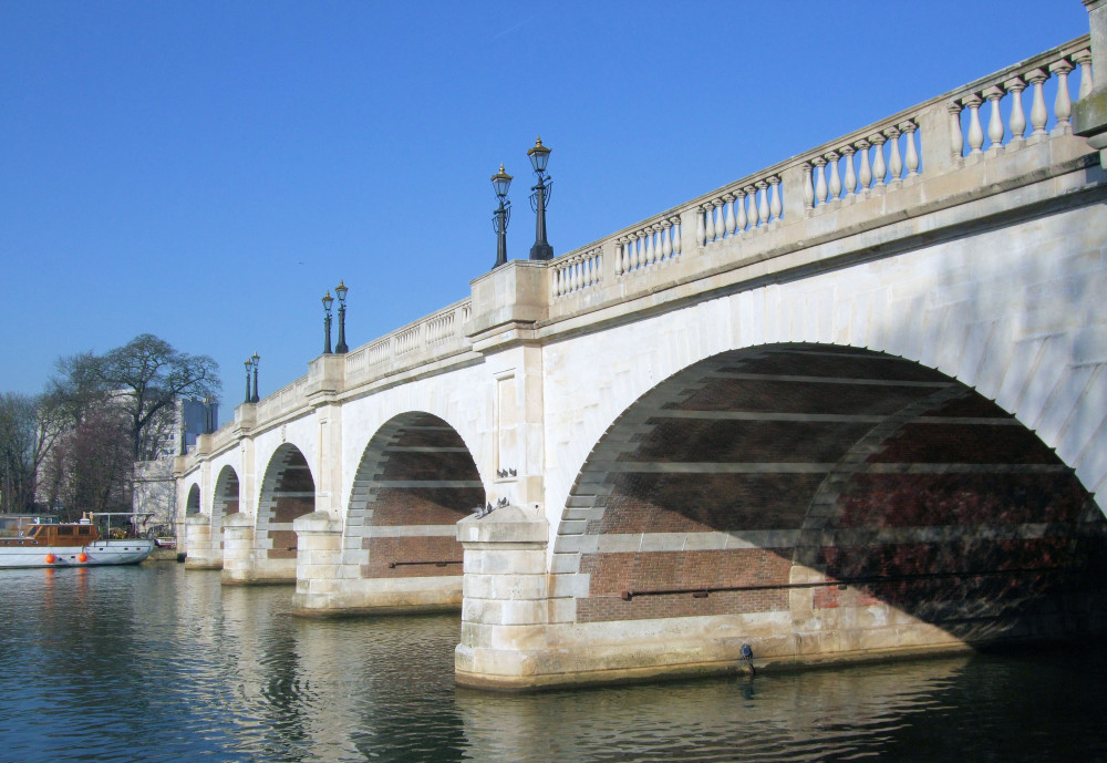 Residents, workers, students and visitors of Kingston were relieved to finally hear this morning's news that Kingston Bridge has fully reopened following extensive restoration works (Credit: Wikimedia Commons)