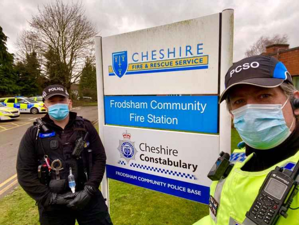 PC Henry and PCSO Flanagan. Image: Frodsham Police.