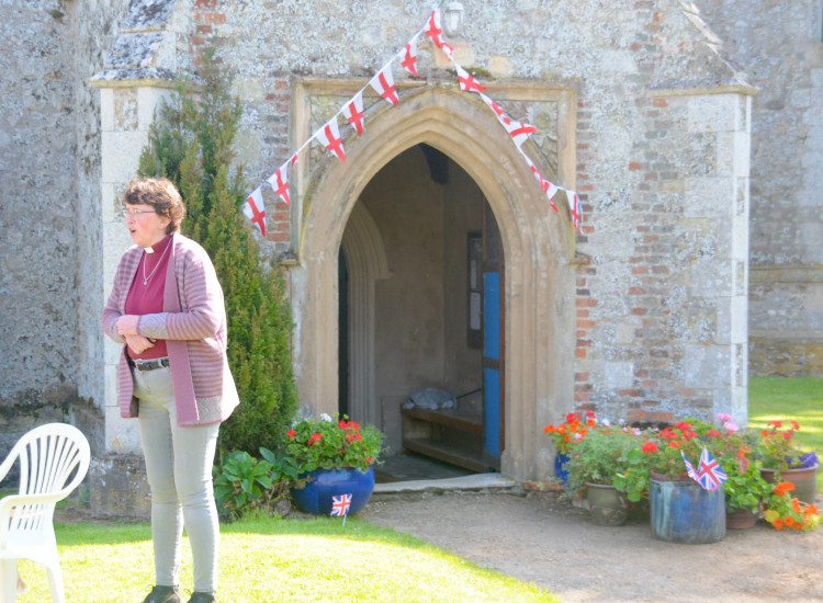 Revd Canon Liesbeth Oosterhof