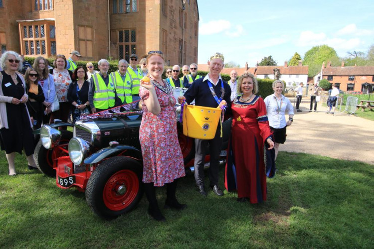 Outgoing Mayor of Kenilworth Cllr Sam Louden-Cooke draws the winning duck at Kenilworth Castle (image via Kenilworth Lions)