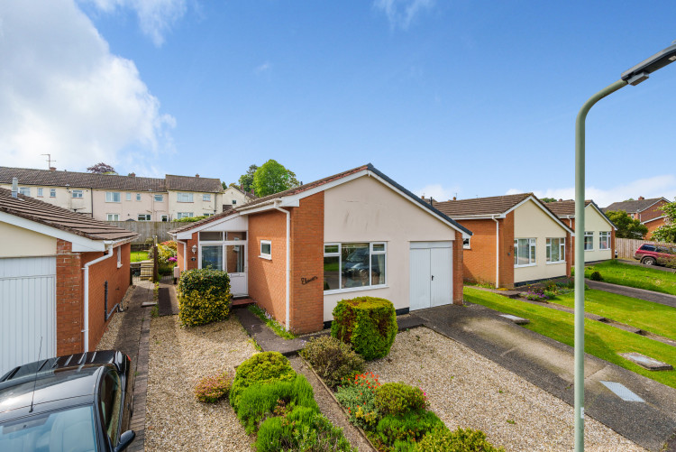 Cotfield Close (Bradleys Honiton)