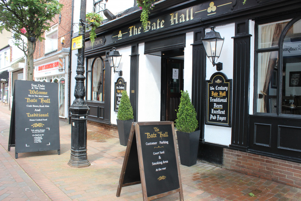 The Chestergate pub is having a reopening night from 6pm tonight, with nibbles, entertainment and more. (Image - Alexander Greensmith / Macclesfield Nub News)