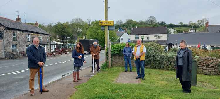 Aberthin Residents Toby Lewis, Kate Watts, Frank Hartles, Gianna Taccone, Cllr Pritchard, Angie Hardy