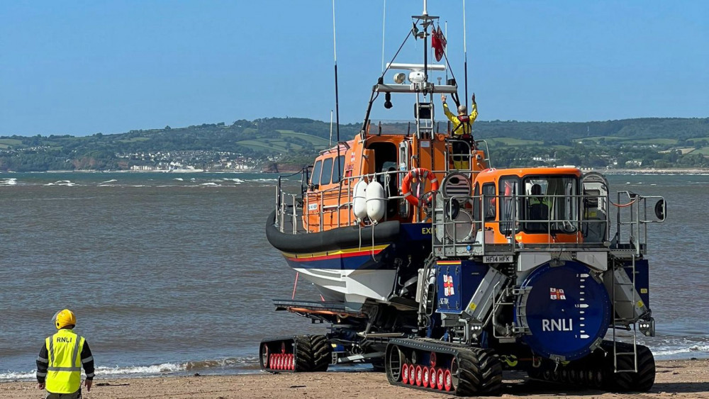 Exmouth all-weather lifeboat launch (Ed Thomas/ RNLI)